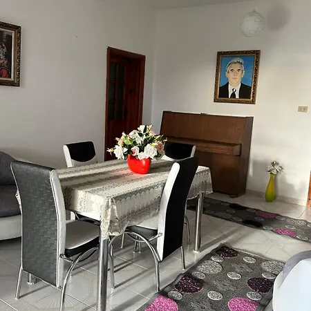 度假居 Vlore